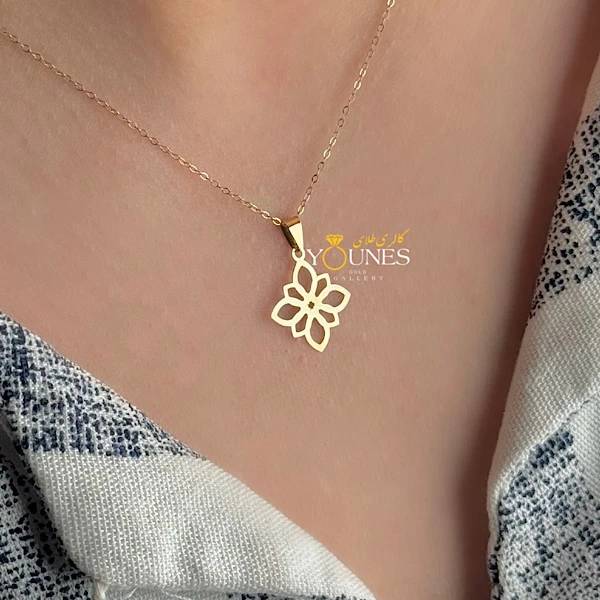 آویز گل لوزی مدرن لیزری طلا